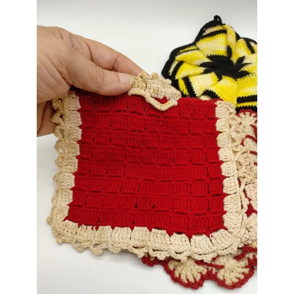 Lot Of 4 Vintage Crocheted Handmade Kitchen Pot Holders